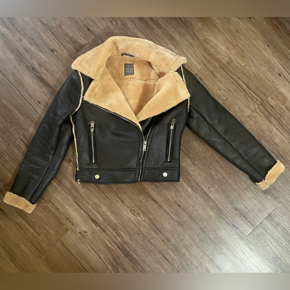 Size Small, Cropped Aviator Jacket. - image 2